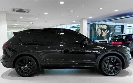 Volkswagen Touareg III, 2019 год, 4 450 000 рублей, 6 фотография