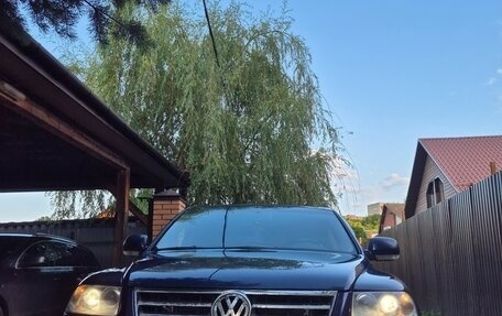 Volkswagen Touareg III, 2005 год, 850 000 рублей, 1 фотография