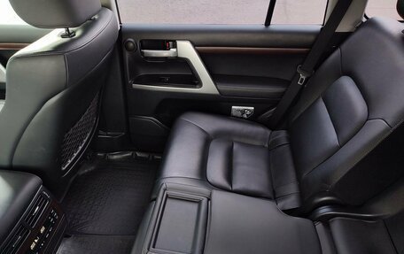 Toyota Land Cruiser 200, 2018 год, 6 690 000 рублей, 6 фотография