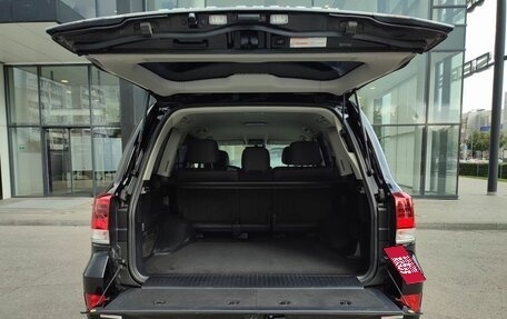 Toyota Land Cruiser 200, 2018 год, 6 690 000 рублей, 8 фотография