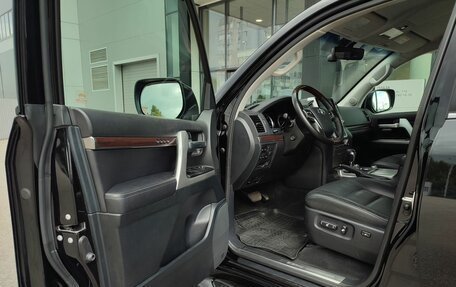 Toyota Land Cruiser 200, 2018 год, 6 690 000 рублей, 25 фотография