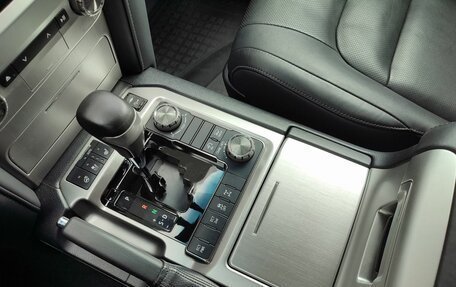 Toyota Land Cruiser 200, 2018 год, 6 690 000 рублей, 38 фотография