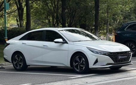 Hyundai Elantra, 2021 год, 1 060 000 рублей, 3 фотография