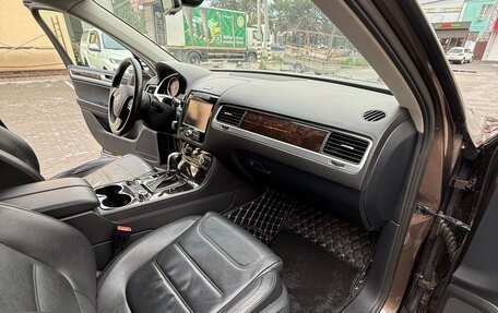 Volkswagen Touareg III, 2011 год, 2 200 000 рублей, 10 фотография