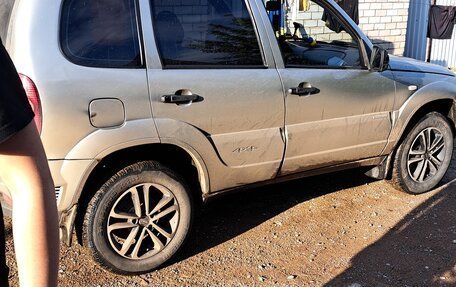 Chevrolet Niva I рестайлинг, 2011 год, 420 000 рублей, 6 фотография