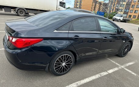Hyundai Sonata VI, 2011 год, 760 000 рублей, 2 фотография