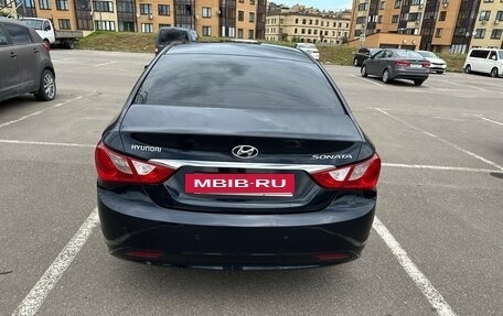 Hyundai Sonata VI, 2011 год, 760 000 рублей, 4 фотография