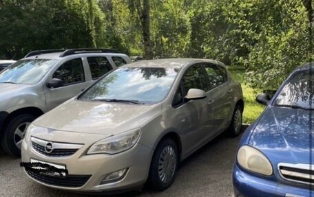 Opel Astra J, 2010 год, 520 000 рублей, 2 фотография