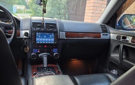 Volkswagen Touareg III, 2005 год, 850 000 рублей, 10 фотография