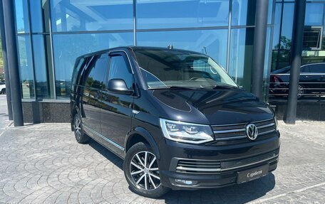 Volkswagen Multivan T6 рестайлинг, 2019 год, 5 250 000 рублей, 7 фотография