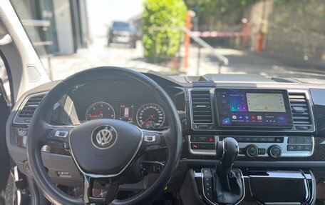Volkswagen Multivan T6 рестайлинг, 2019 год, 5 250 000 рублей, 10 фотография