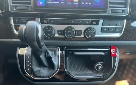 Volkswagen Multivan T6 рестайлинг, 2019 год, 5 250 000 рублей, 14 фотография
