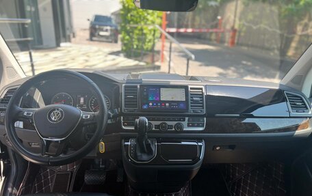Volkswagen Multivan T6 рестайлинг, 2019 год, 5 250 000 рублей, 25 фотография