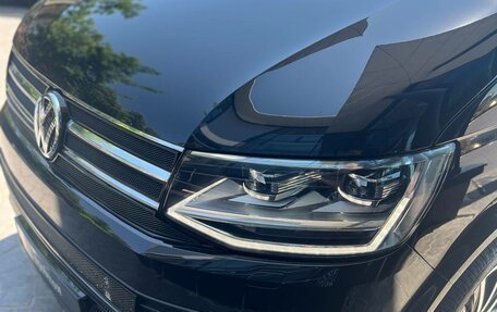 Volkswagen Multivan T6 рестайлинг, 2019 год, 5 250 000 рублей, 38 фотография