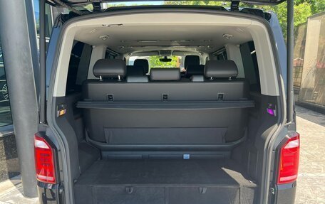 Volkswagen Multivan T6 рестайлинг, 2019 год, 5 250 000 рублей, 36 фотография