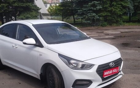 Hyundai Solaris II рестайлинг, 2017 год, 1 000 000 рублей, 1 фотография