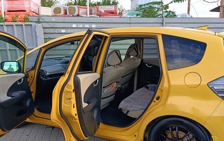 Honda Fit III, 2011 год, 990 000 рублей, 13 фотография