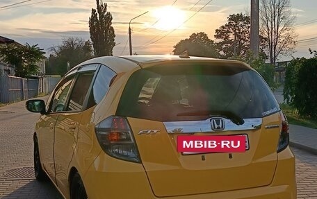 Honda Fit III, 2011 год, 990 000 рублей, 14 фотография