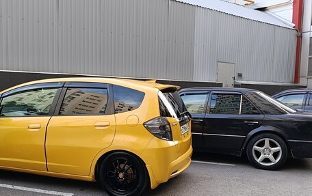 Honda Fit III, 2011 год, 990 000 рублей, 24 фотография