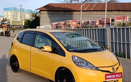 Honda Fit III, 2011 год, 990 000 рублей, 18 фотография