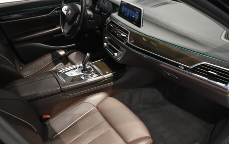 BMW 7 серия, 2016 год, 3 190 000 рублей, 23 фотография