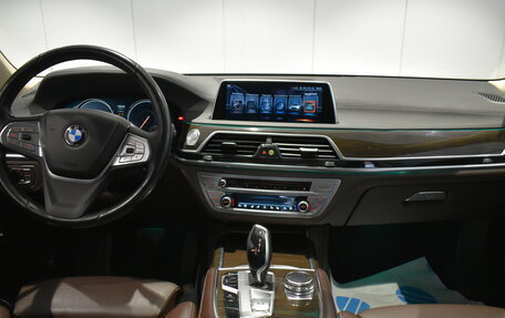 BMW 7 серия, 2016 год, 3 190 000 рублей, 22 фотография