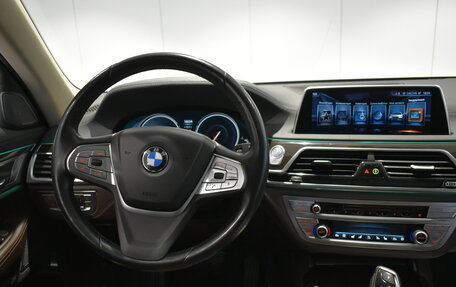 BMW 7 серия, 2016 год, 3 190 000 рублей, 21 фотография