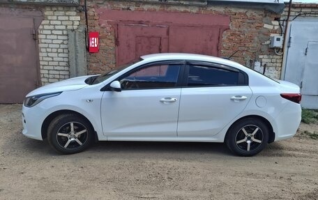 KIA Rio IV, 2019 год, 1 350 000 рублей, 2 фотография