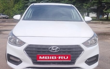 Hyundai Solaris II рестайлинг, 2017 год, 1 000 000 рублей, 2 фотография