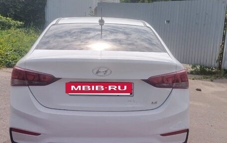 Hyundai Solaris II рестайлинг, 2017 год, 1 000 000 рублей, 7 фотография