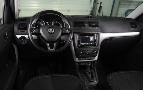 Skoda Yeti I рестайлинг, 2017 год, 1 569 000 рублей, 6 фотография