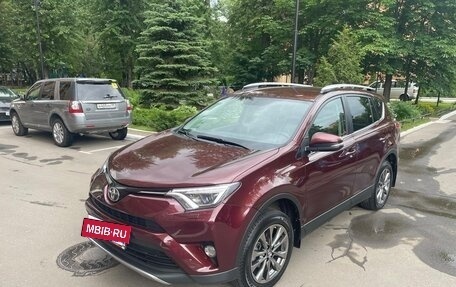 Toyota RAV4, 2019 год, 3 000 000 рублей, 14 фотография