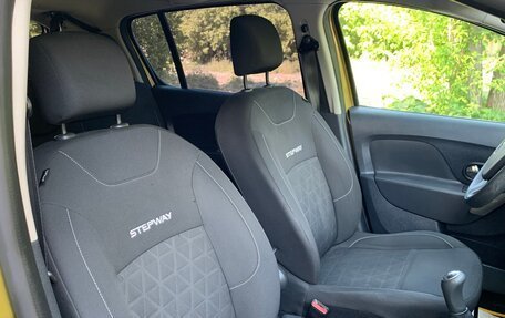 Renault Sandero II рестайлинг, 2015 год, 895 000 рублей, 16 фотография