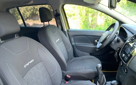 Renault Sandero II рестайлинг, 2015 год, 895 000 рублей, 20 фотография