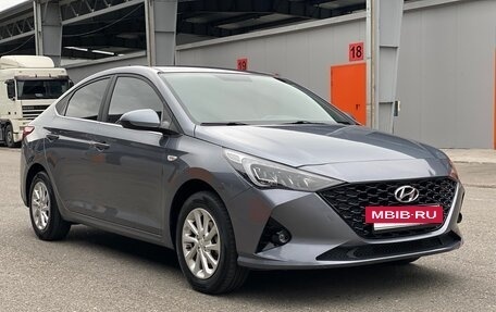 Hyundai Solaris II рестайлинг, 2020 год, 1 375 000 рублей, 3 фотография