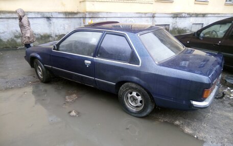 Opel Rekord E, 1980 год, 300 000 рублей, 2 фотография