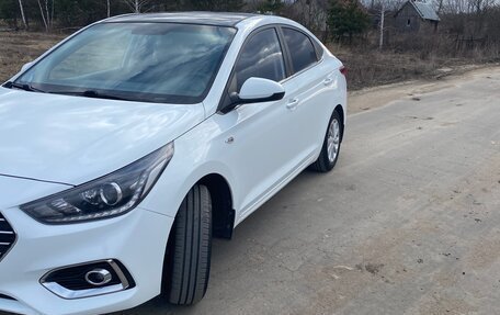 Hyundai Solaris II рестайлинг, 2017 год, 1 200 000 рублей, 2 фотография