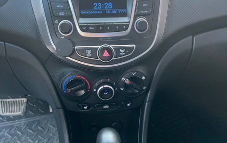 Hyundai Solaris II рестайлинг, 2013 год, 740 000 рублей, 12 фотография
