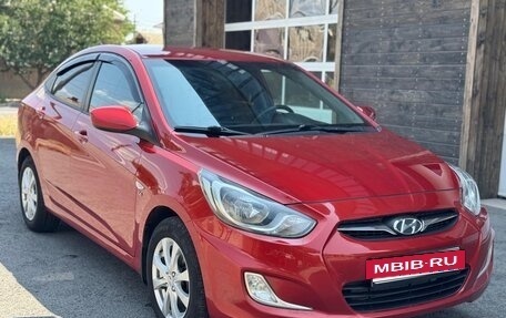 Hyundai Solaris II рестайлинг, 2011 год, 850 000 рублей, 4 фотография