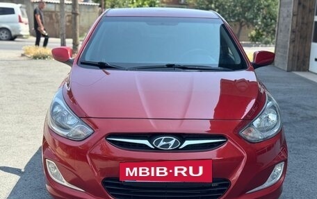 Hyundai Solaris II рестайлинг, 2011 год, 850 000 рублей, 10 фотография