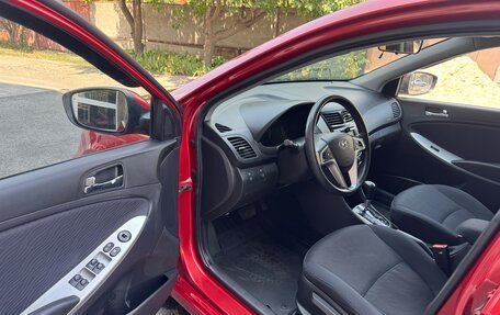 Hyundai Solaris II рестайлинг, 2011 год, 850 000 рублей, 29 фотография