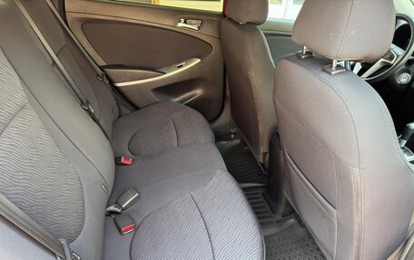 Hyundai Solaris II рестайлинг, 2011 год, 850 000 рублей, 23 фотография