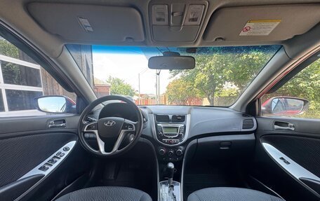 Hyundai Solaris II рестайлинг, 2011 год, 850 000 рублей, 24 фотография