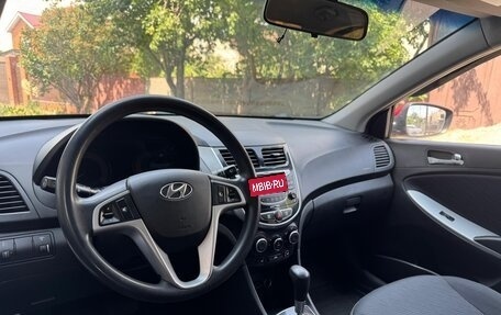 Hyundai Solaris II рестайлинг, 2011 год, 850 000 рублей, 20 фотография