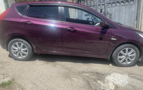 Hyundai Solaris II рестайлинг, 2013 год, 650 000 рублей, 2 фотография