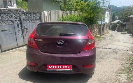 Hyundai Solaris II рестайлинг, 2013 год, 650 000 рублей, 3 фотография