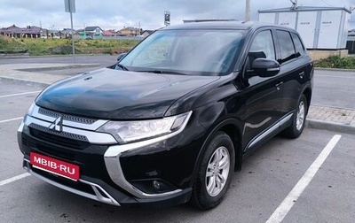 Mitsubishi Outlander III рестайлинг 3, 2019 год, 2 350 000 рублей, 1 фотография