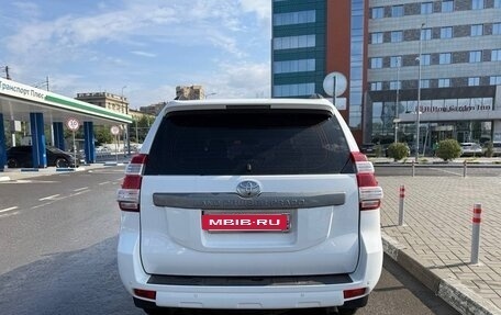 Toyota Land Cruiser Prado 150 рестайлинг 2, 2014 год, 3 900 000 рублей, 12 фотография