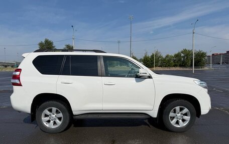 Toyota Land Cruiser Prado 150 рестайлинг 2, 2014 год, 3 900 000 рублей, 17 фотография