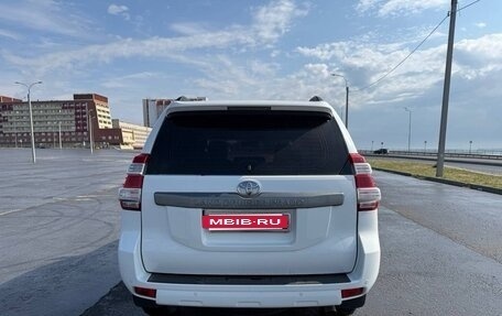 Toyota Land Cruiser Prado 150 рестайлинг 2, 2014 год, 3 900 000 рублей, 19 фотография